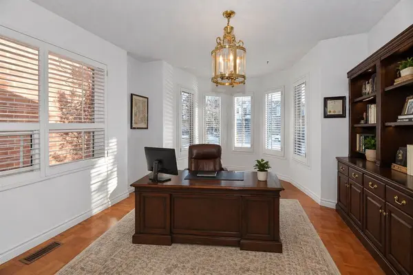 80 Edmund Seager DR, Vaughan, ON L4J 4S5