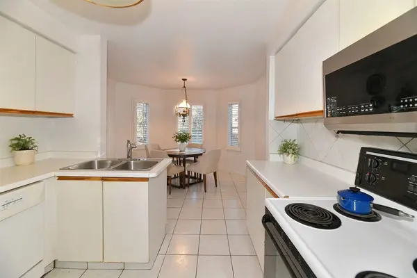 80 Edmund Seager DR, Vaughan, ON L4J 4S5