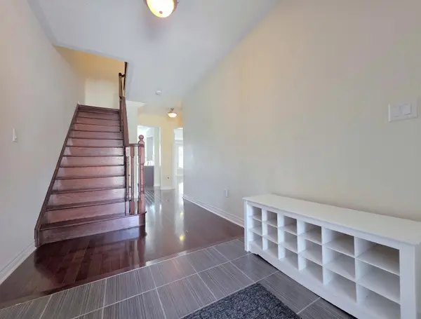 91 Staglin CT, Markham, ON L6C 0M2