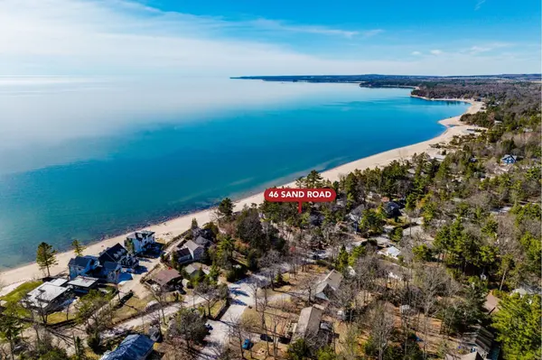 46 Sand RD, Tiny, ON L0L 2J0