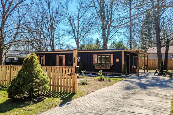 51 Walker AVE, Orillia, ON L3V 6G9