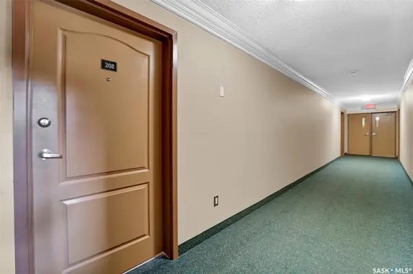 1121 Mckercher DRIVE #202B, Saskatoon, SK S7H 5B8