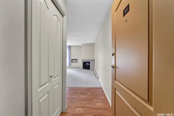 1121 Mckercher DRIVE #202B, Saskatoon, SK S7H 5B8
