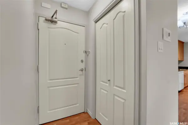 1121 Mckercher DRIVE #202B, Saskatoon, SK S7H 5B8