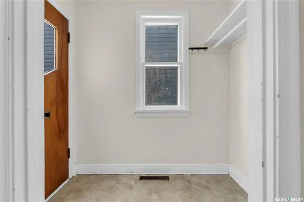 1115 9th STREET, Saskatoon, SK S7H 0N4