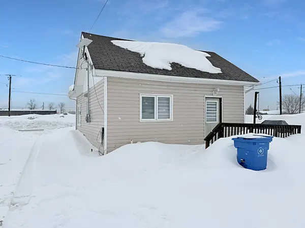 135 Queen ST, Mattice-val Cote, ON P0L 1T0