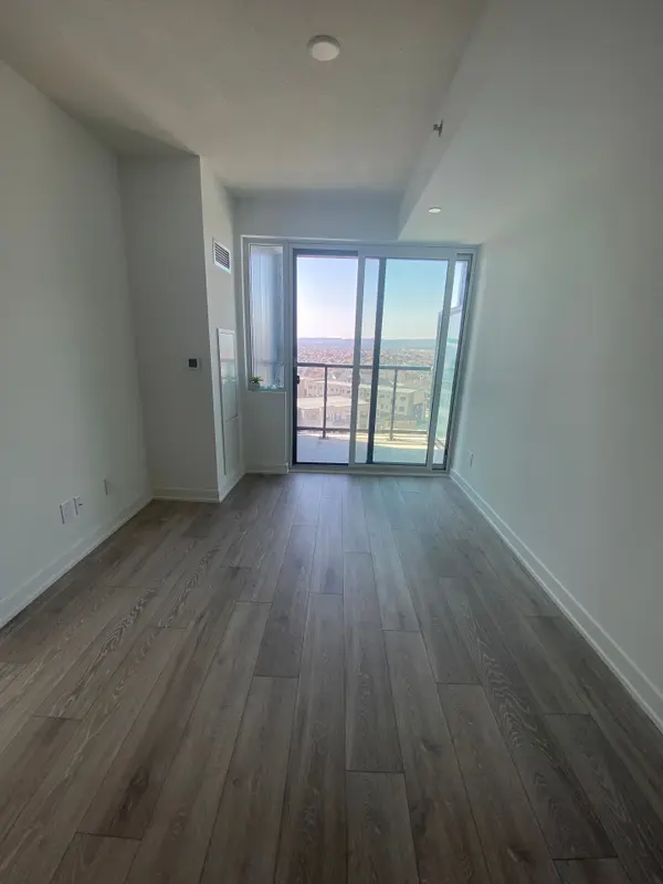 3200 Dakota Common N/A #B815, Burlington, ON L7M 2A8