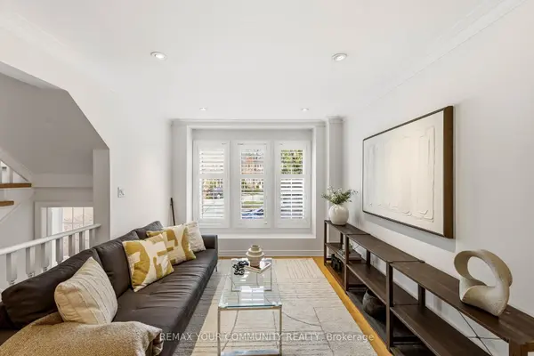 9 Cannes CIR, Toronto W02, ON M6N 5C9