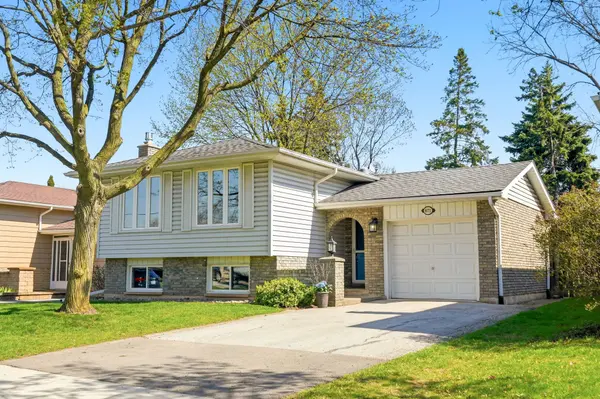 671 Woodview RD, Burlington, ON L7N 3A4