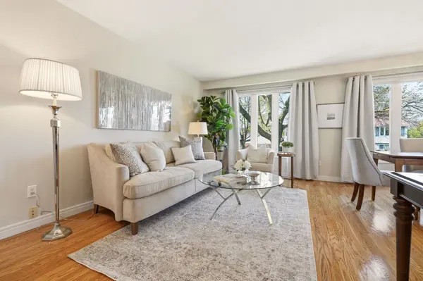 671 Woodview RD, Burlington, ON L7N 3A4