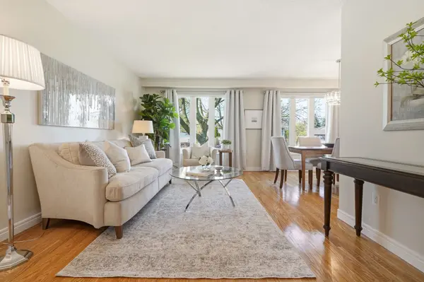 671 Woodview RD, Burlington, ON L7N 3A4