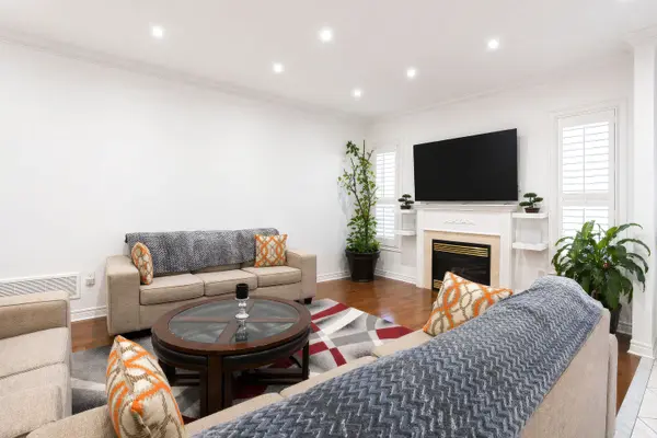 5 Castlegate BLVD, Brampton, ON L6P 2L4