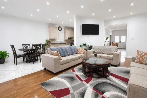 5 Castlegate BLVD, Brampton, ON L6P 2L4