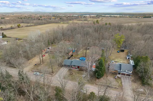 1486 Wilson RD, Laurentian Valley, ON K8A 6W4