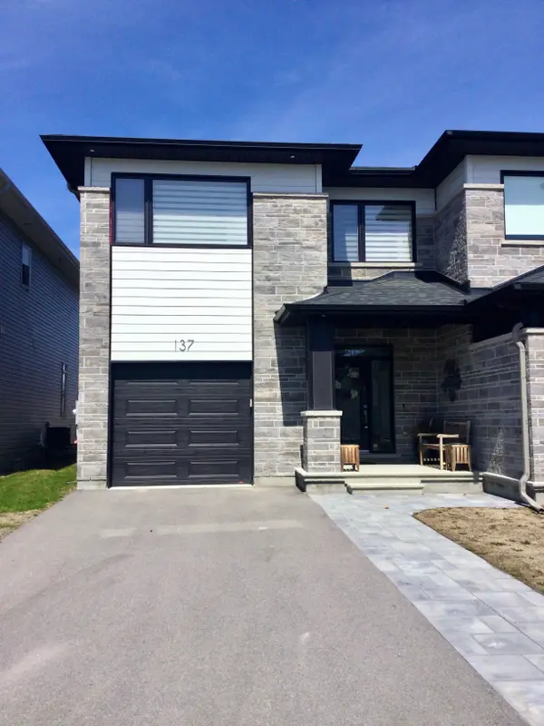 137 Thomas ST S, Arnprior, ON K7S 0J4