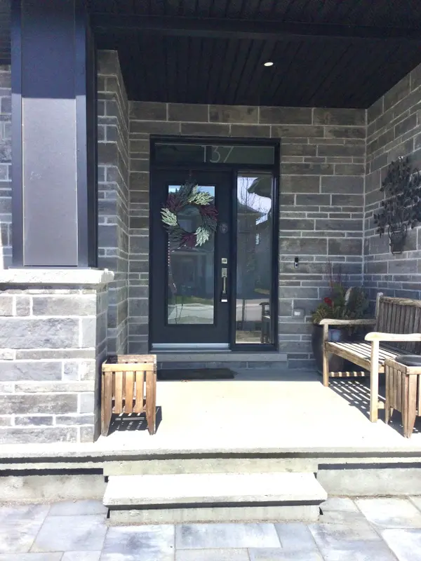 137 Thomas ST S, Arnprior, ON K7S 0J4