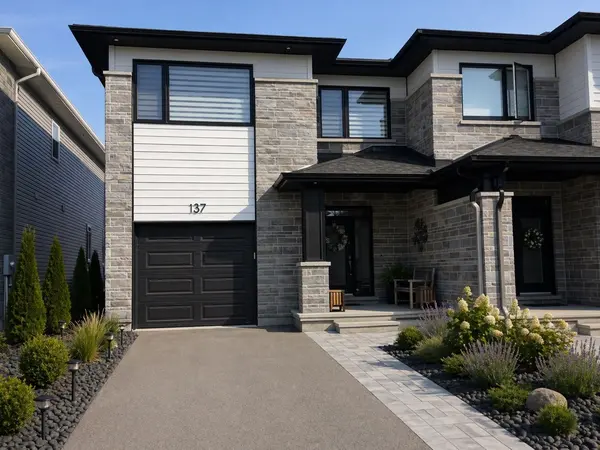 137 Thomas ST S, Arnprior, ON K7S 0J4