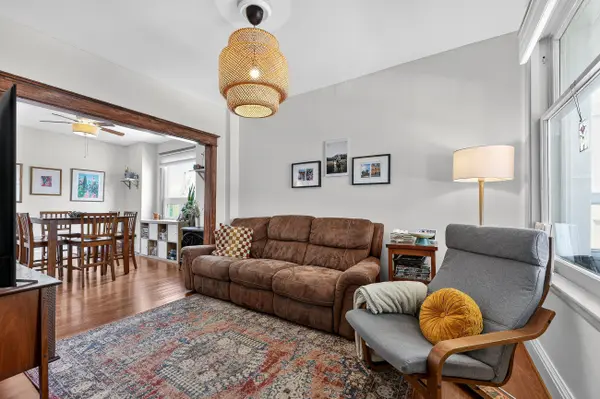 105 Barons AVE N, Hamilton, ON L8H 5A5