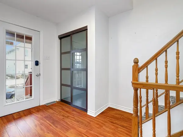 193 Gladu ST, Vanier And Kingsview Park, ON K1L 6N3