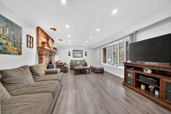 1549 Guyatt RD, Hamilton, ON L0R 1C0