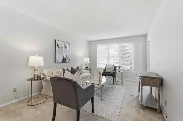 6156 Wildrose CRES, Niagara Falls, ON L2G 7T3