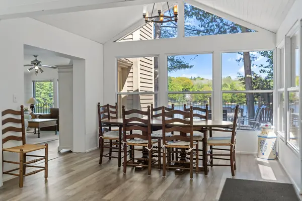 1059 Hallett RD, Muskoka Lakes, ON P0B 1J0