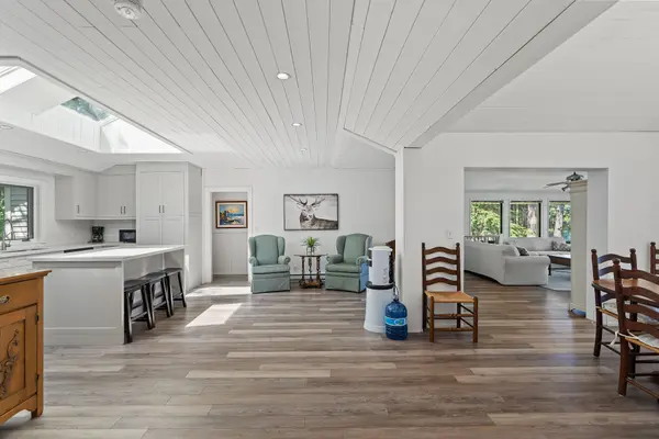 1059 Hallett RD, Muskoka Lakes, ON P0B 1J0