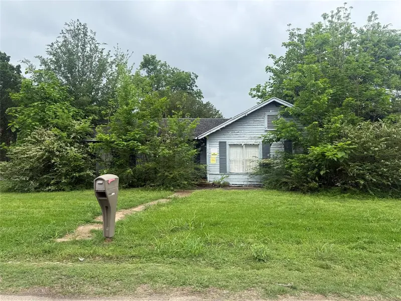 401 W Evans Avenue, Bonham, TX 75418