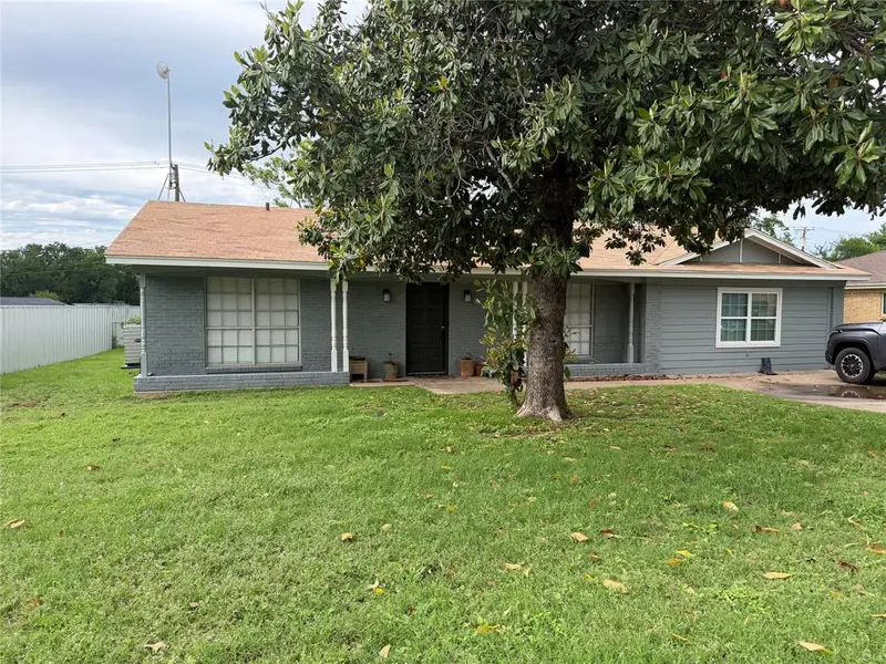 2809 N Murco Drive, Mineral Wells, TX 76067