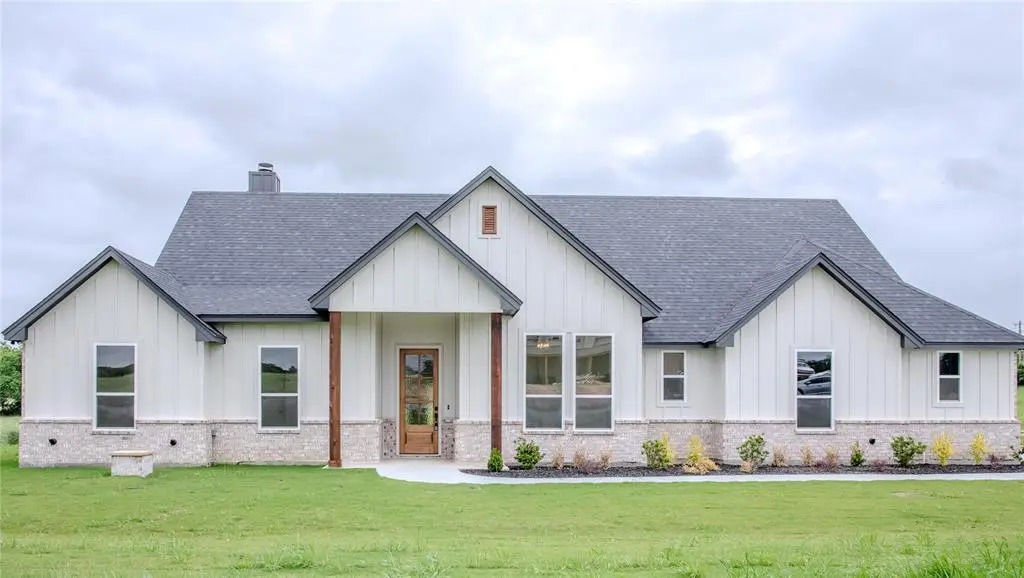 204 Sweetgrass Drive, Poolville, TX 76487