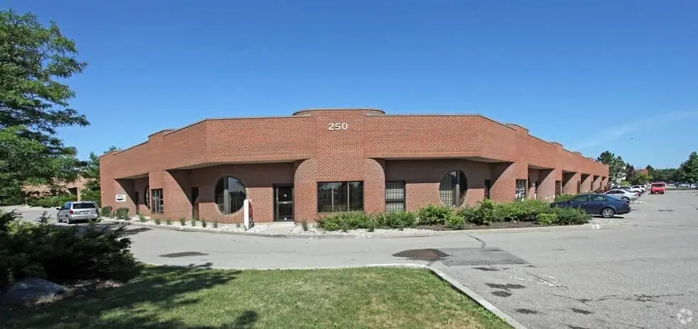 250 Cochrane DR #6, Markham, ON L3R 8E5