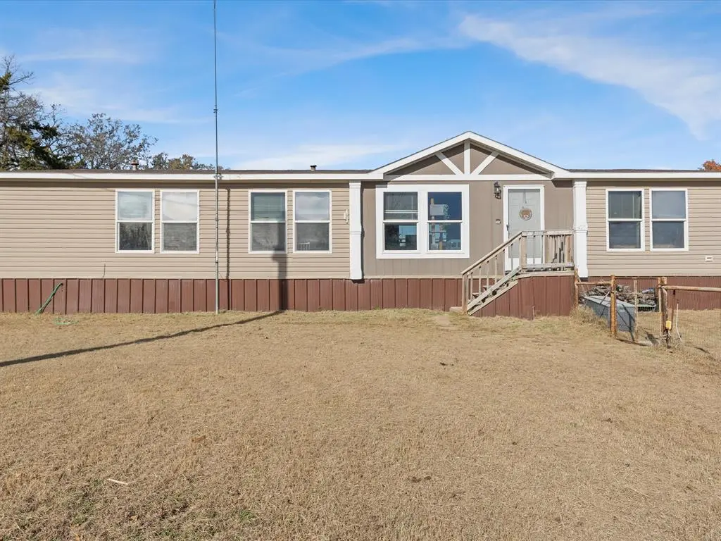 2722 Denver Road, Sunset, TX 76270