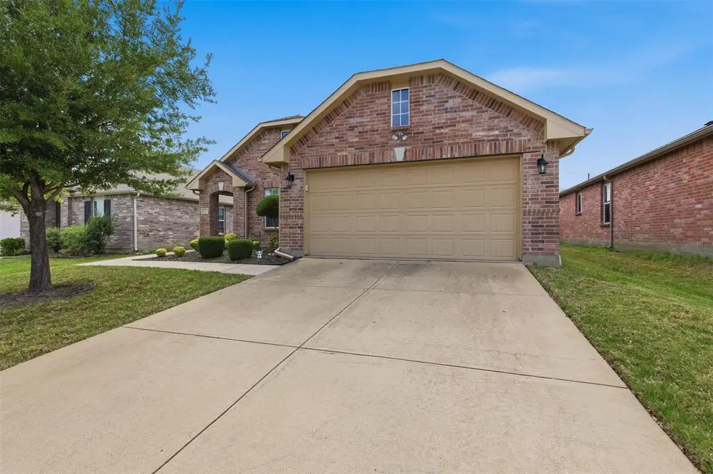 1417 Lone Pine Drive, Little Elm, TX 75068