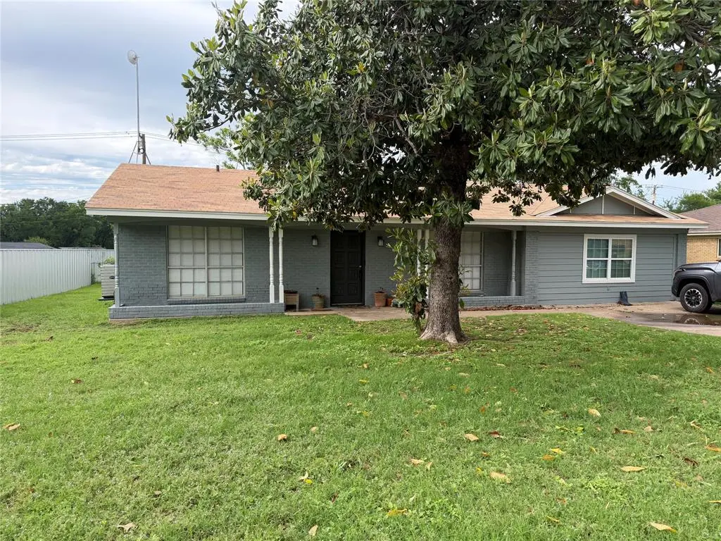 2809 N Murco Drive, Mineral Wells, TX 76067