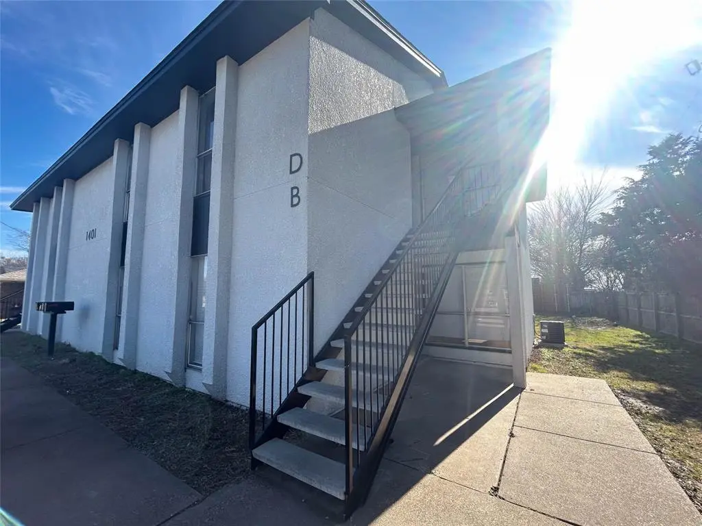 1401 Old Bardwell Road #B, Ennis, TX 75119