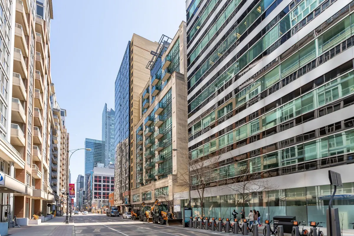 263 Wellington ST W #703, Toronto C01, ON M5V 3E6