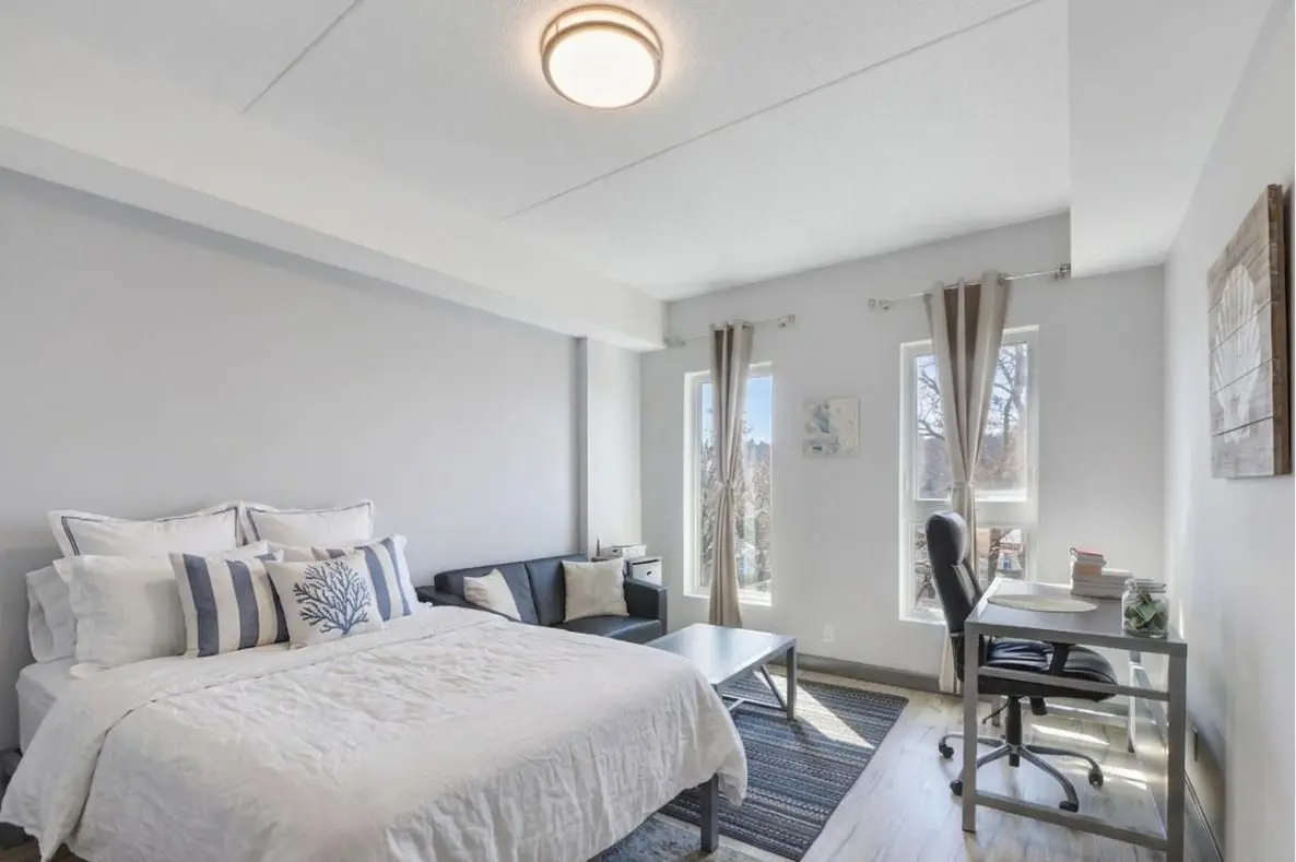 77 Leland ST #414, Hamilton, ON L8S 3A1