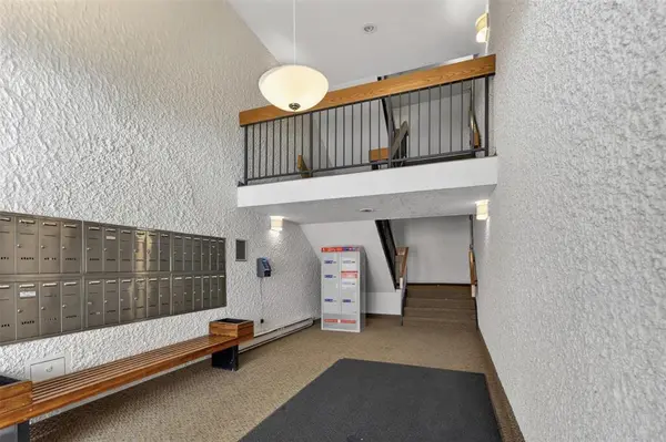 470 Kenaston BLVD, Winnipeg, MB R3N 1Z1