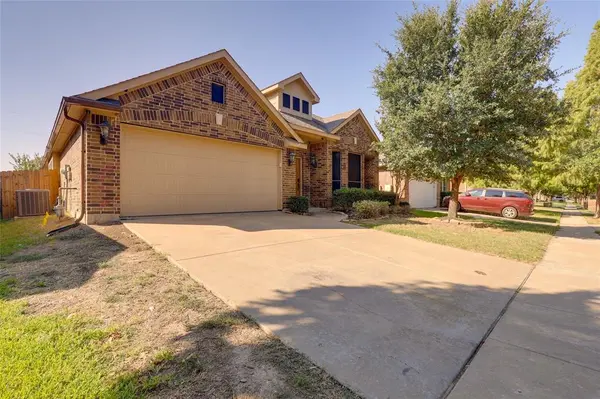 4502 Ridgeway Drive, Mansfield, TX 76063