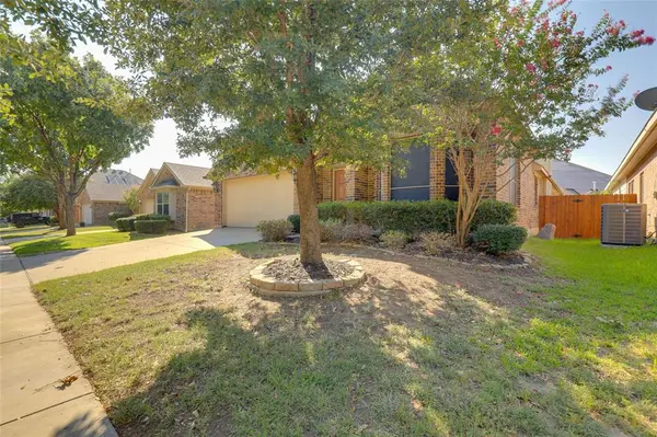 4502 Ridgeway Drive, Mansfield, TX 76063