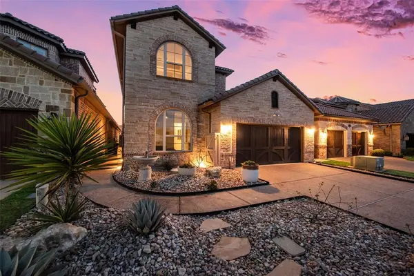 10013 Lakeside Drive, Fort Worth, TX 76179