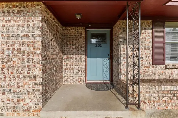 201 Collins Drive, Terrell, TX 75160