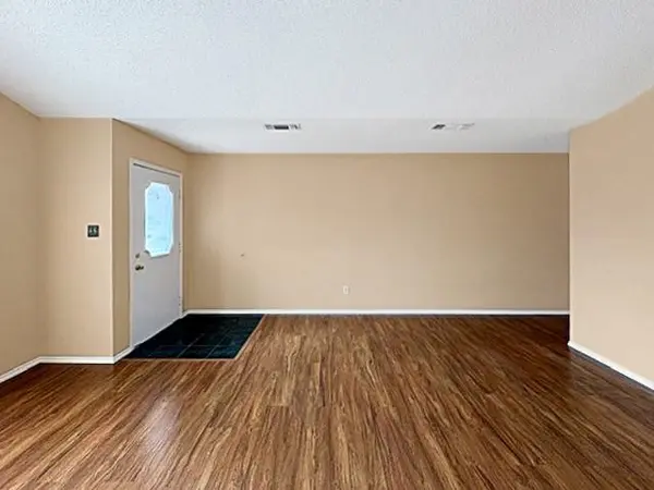 1302 Cardinal Oaks Drive, Mansfield, TX 76063