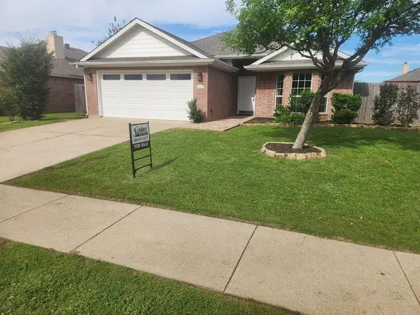 3007 Lake Side Drive, Sanger, TX 76266