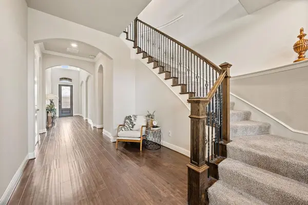 1015 Mountain Laurel Drive, Euless, TX 76039