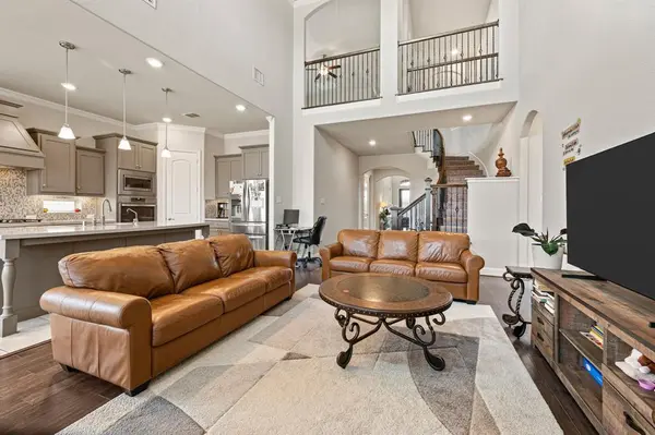 1015 Mountain Laurel Drive, Euless, TX 76039