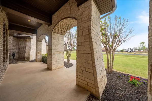 2023 Twin Creeks Circle, Pilot Point, TX 76258