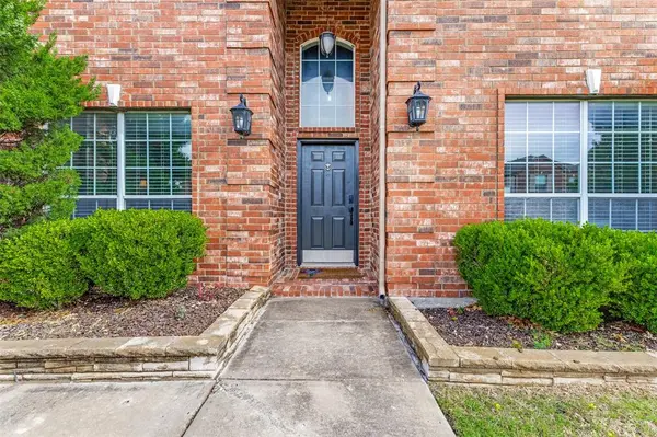 3713 Applesprings Drive, Fort Worth, TX 76244