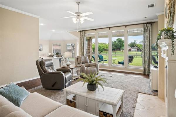 10104 Tapestry Street, Fort Worth, TX 76244