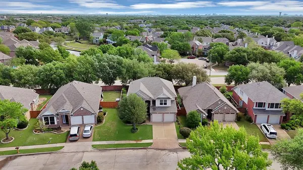 9316 Western Trail, Irving, TX 75063